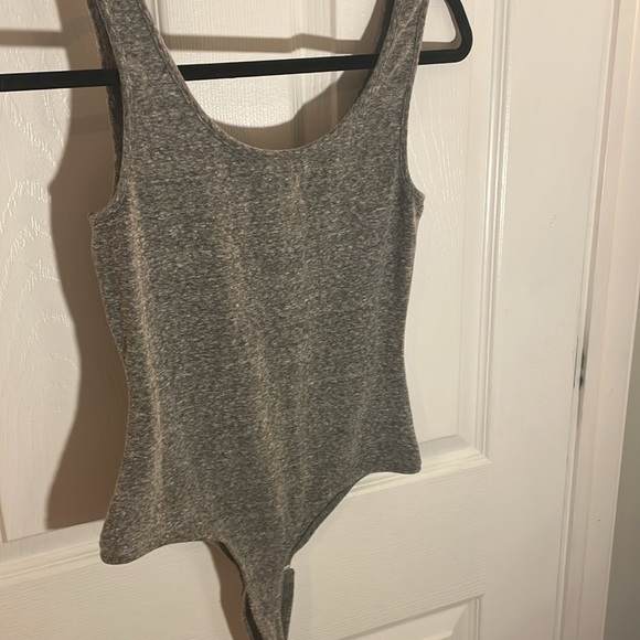 Grey Snap Bodysuit Small - Picture 4 of 4
